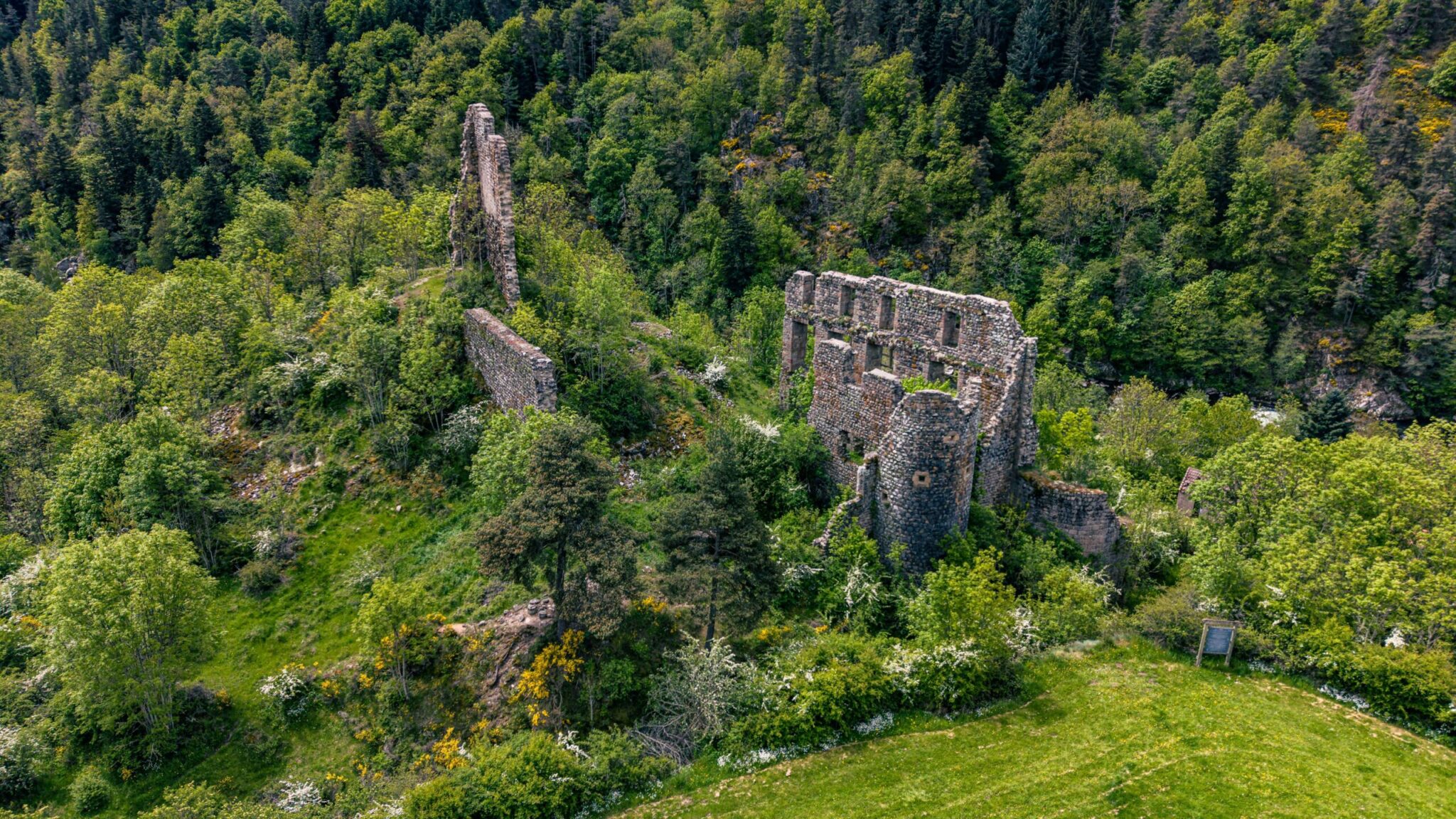 Rauret - Vue aérienne du Château de Jonchères