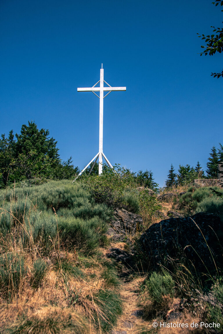 Croix sommitale du Mont Tartas