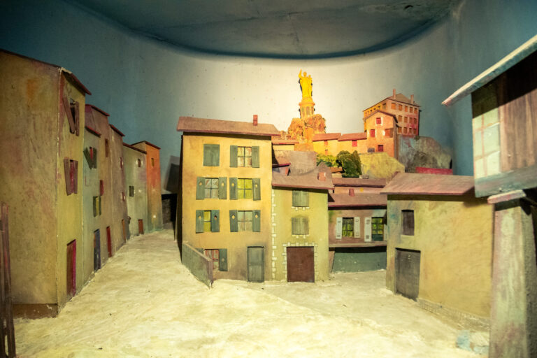 Reste du Diorama d'origine de la Maison de Joseph à Espaly