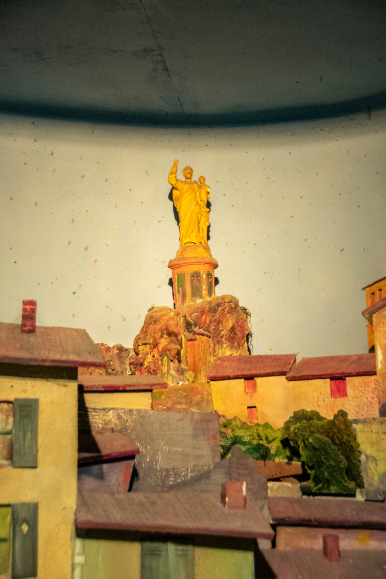Reste du Diorama d'origine de la Maison de Joseph à Espaly