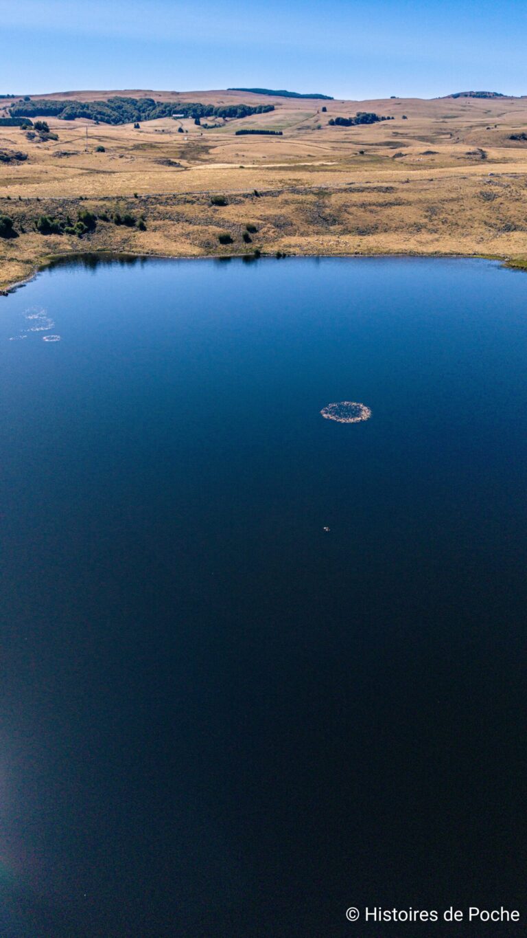 Lac de Saint-Andéol vu du ciel